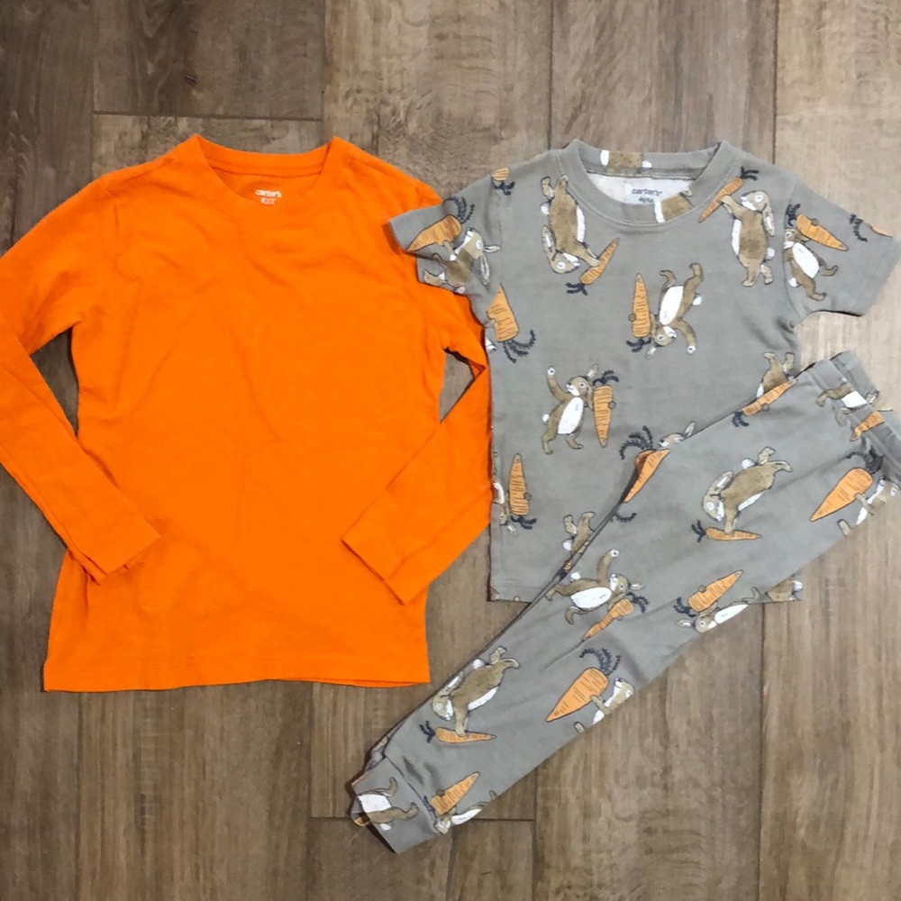 Like new - CARTER’S Peter Rabbit PJ set